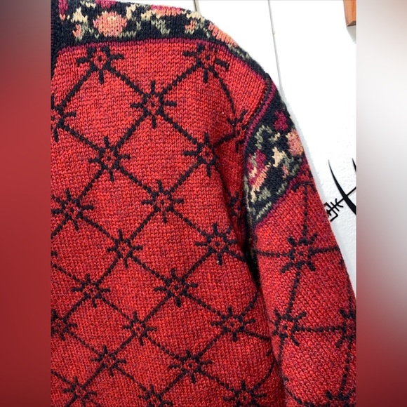 Icelandic Design Nordic Women’s 100%‎ Wool Sweater Embroidered Size Large Red - Picture 4 of 10
